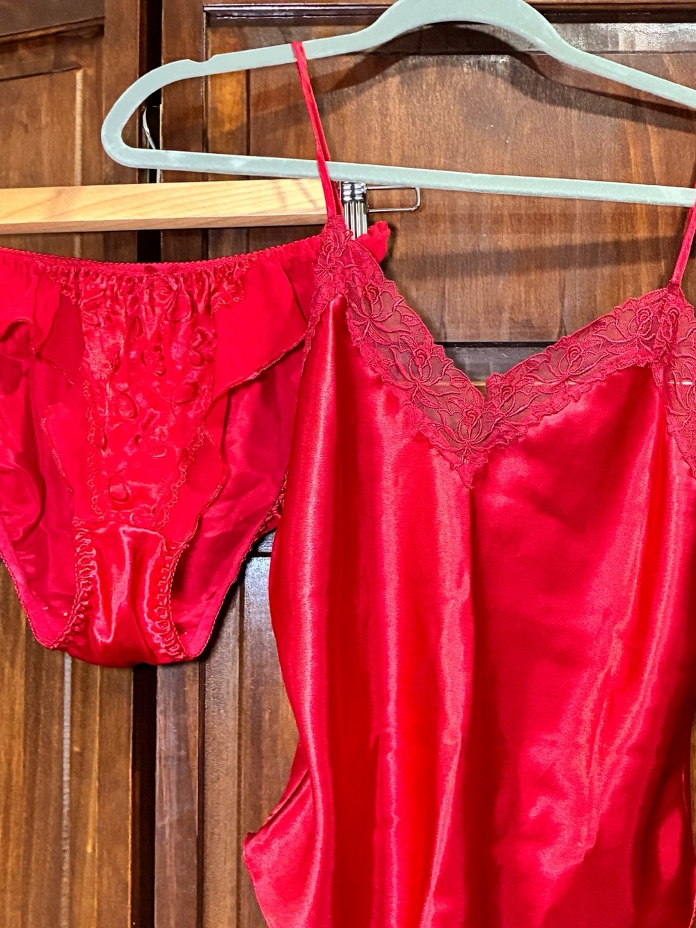 Vintage Victoria Secret red Satin Lace Trim Chemise & undies Set small